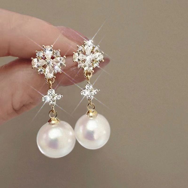 New Textured Pearl Vintage Artistic Stud Earrings