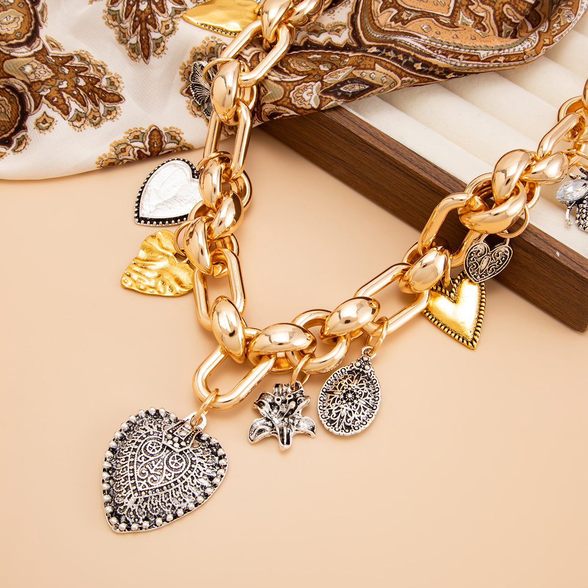 Punk Heart Pendant Necklace – Trendy Mixed-Color Sweet & Cool Chain Necklace for Women