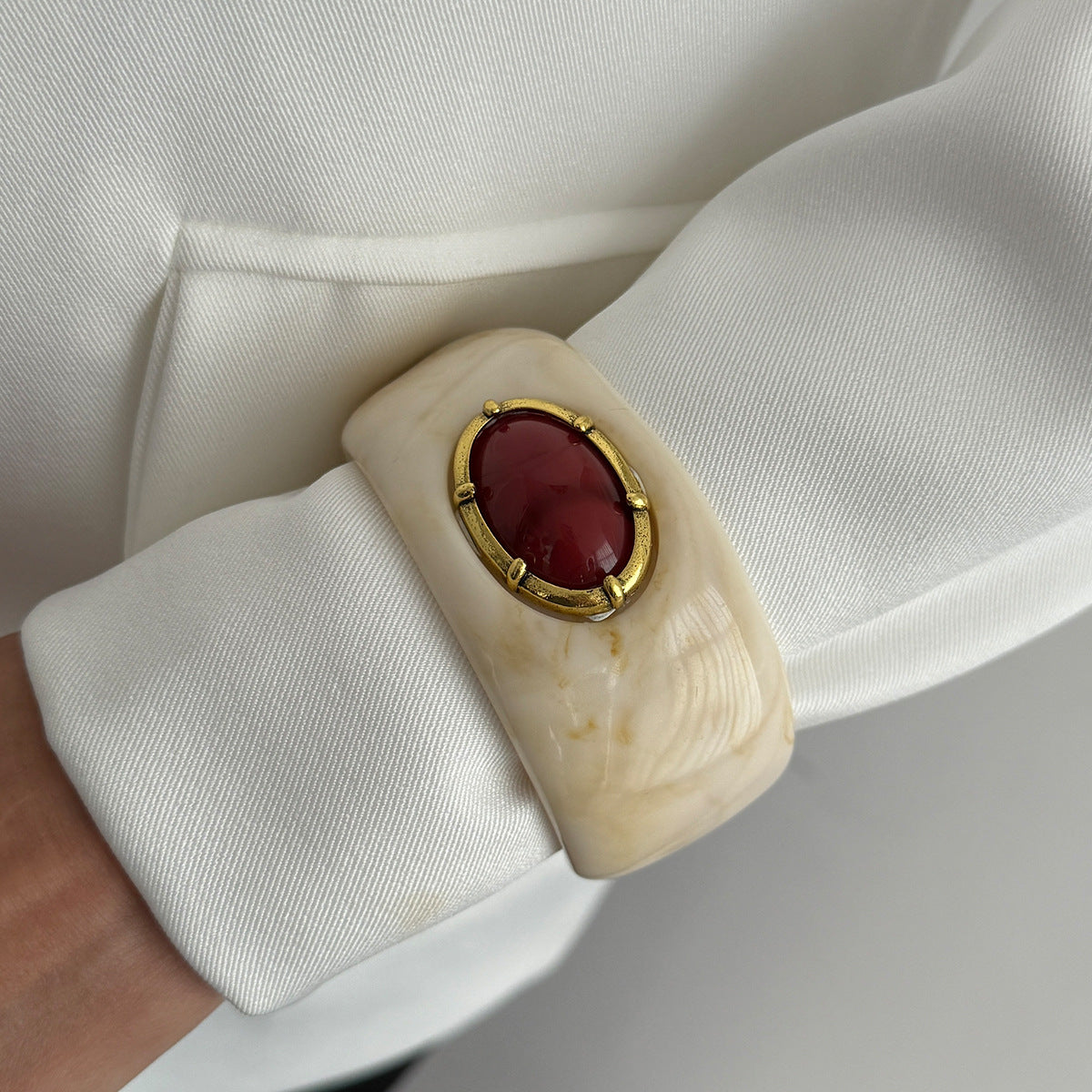 Resin Dyed Bracelet for Women – European & American Casual Style Jewelry