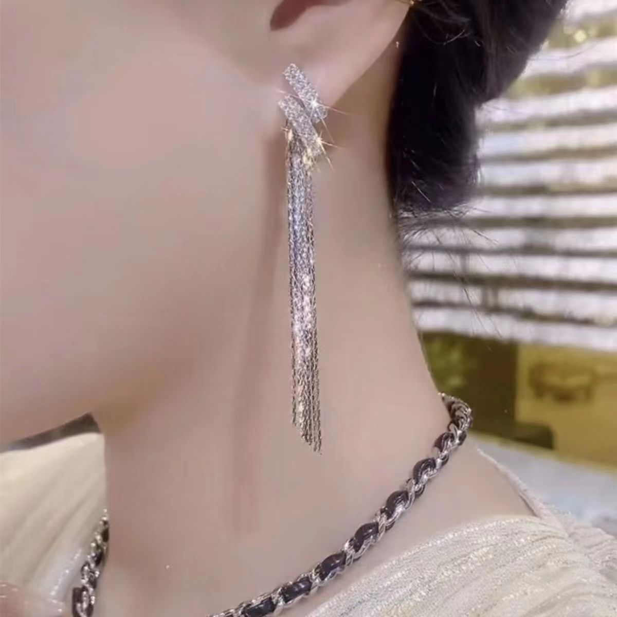 Gold Water Drop Tassel Earrings – Simple Geometric Dangle Earrings for Women