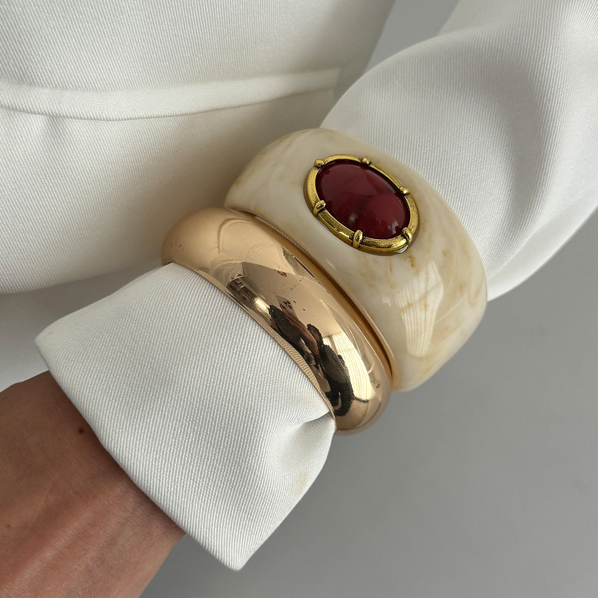 Resin Dyed Bracelet for Women – European & American Casual Style Jewelry