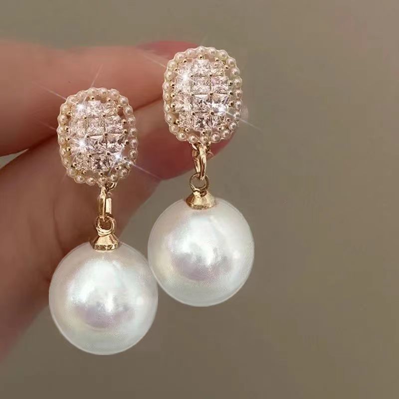 New Textured Pearl Vintage Artistic Stud Earrings
